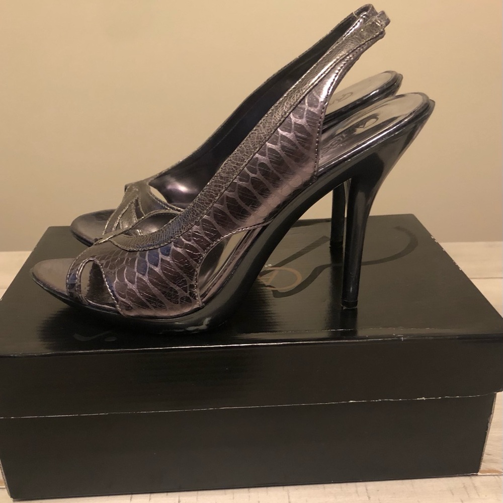 Carlos Santana SilverGray Strap Sandals, 8